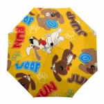 Parapluie enfant automatique multicolore avec motif chiens chihuahua et mots amusants 'RUN', 'JUMP', 'WOOF' sur fond jaune.