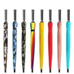 Grand parapluie droit 24 baleines solide et coloré, diverses collections avec motifs camouflés, rayures et tons vibrants.