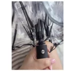 Parapluie transparent résistant, structure métallique robuste, design moderne, idéal pour se protéger tout en voyant à travers.