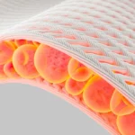 Capuche de pluie avec cache visage et cache-cou molletonné, design élégant et fonctionnel, protection optimale contre la pluie.