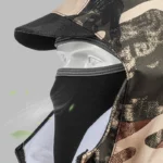 Capuche camouflage isotherme avec masque intégré, protection anti-UV, idéale contre la pluie et le vent. Polyvalence et confort.