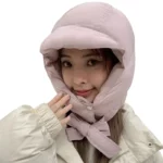 Capuche rose femme imperméable avec visière, doudoune anti-froid beige élégante, idéale pour la pluie et le grand froid.