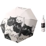 Parapluie beige avec motifs de chats noirs et blancs, manuel ou automatique, élégant et pratique pour les journées pluvieuses.