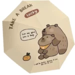 Parapluie marron manuel avec deux oursons câlins, inscriptions Take a break et Let me give you a hug, motif petite orange.