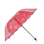 Parapluie rouge translucide manuel avec motifs de cœurs et bordure ondulée élégant pour mariage ou occasion spéciale.