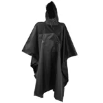 Poncho de pluie imperméable homme noir, avec capuche et poche zippée, parfait pour la randonnée sous la pluie.