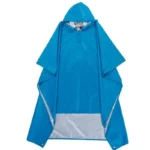Poncho de pluie unisexe bleu avec capuche, tissu imperméable, idéal pour homme et femme. Protection et confort par temps pluvieux.