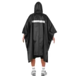 Poncho de pluie imperméable homme noir avec capuche, idéal pour la randonnée et offrant une protection maximale contre la pluie.