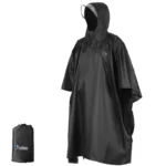 Poncho de pluie imperméable homme noir avec capuche et sac compact, parfait pour randonnée et activités extérieures sous la pluie.