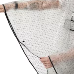 Poncho femme blanc transparent avec poche intégrée, motif hexagonal moderne, pratique et stylé pour les jours de pluie.