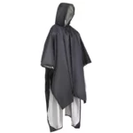 Poncho homme noir avec capuche, style militaire, coupe ample pour camping, idéal pour se protéger des intempéries en extérieur.