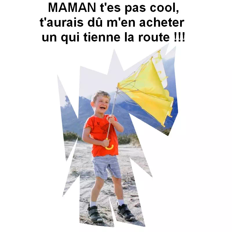 Un enfant qui constate que son parapluie de basse qualité est cassé !