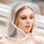 Protéger ses beaux cheveux sous une belle capuche transparente.