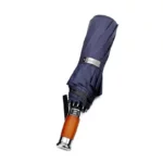 Très joli parapluie de golf pliant bleu de qualité certaine.