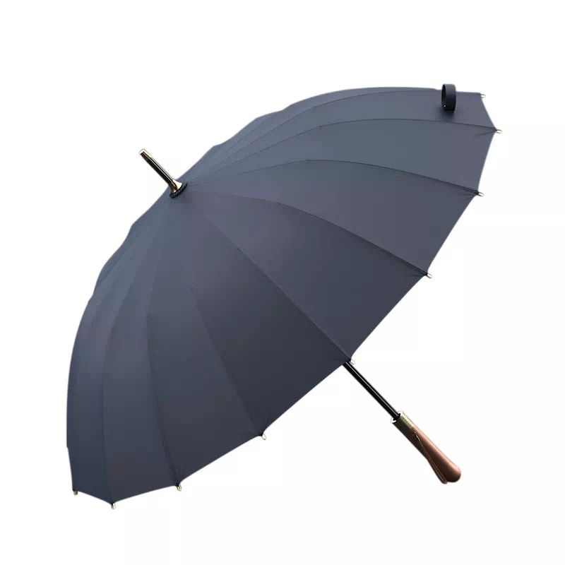 Parapluie golf élégant avec longue poignée en bois, idéal pour la pluie. Style intemporel et robuste pour toutes occasions. Sa couleur est grise.