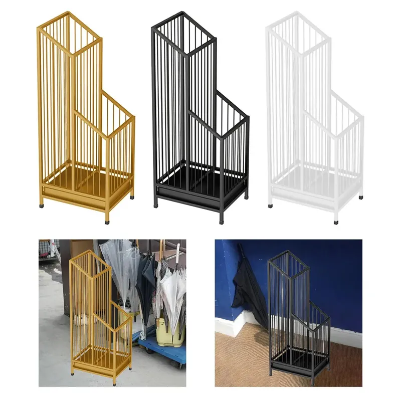 Porte-parapluie design à barreaux verticaux en métal doré, noir et blanc. Élégant et robuste, parfait pour organiser vos parapluies dans l’entrée.