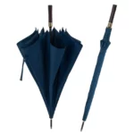 Parapluie de golf bleu marine, ouverture manuelle solide, manche en bois noble, design intemporel et durable.