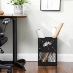 Porte-parapluie multifonction noir, parfait pour parapluies, plans ou rouleaux. Design moderne en métal perforé durable.