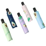 Série de 5 parapluies automatiques. Légers, solides et résistants au vent. Protègent les enfants tout en ajoutant une touche de couleur.