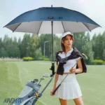 Parapluie de golf élégant, parfait sur chariot. Large ombre portée, protection anti-UV et confort immédiat sur le green. Accessoire premium indispensable.