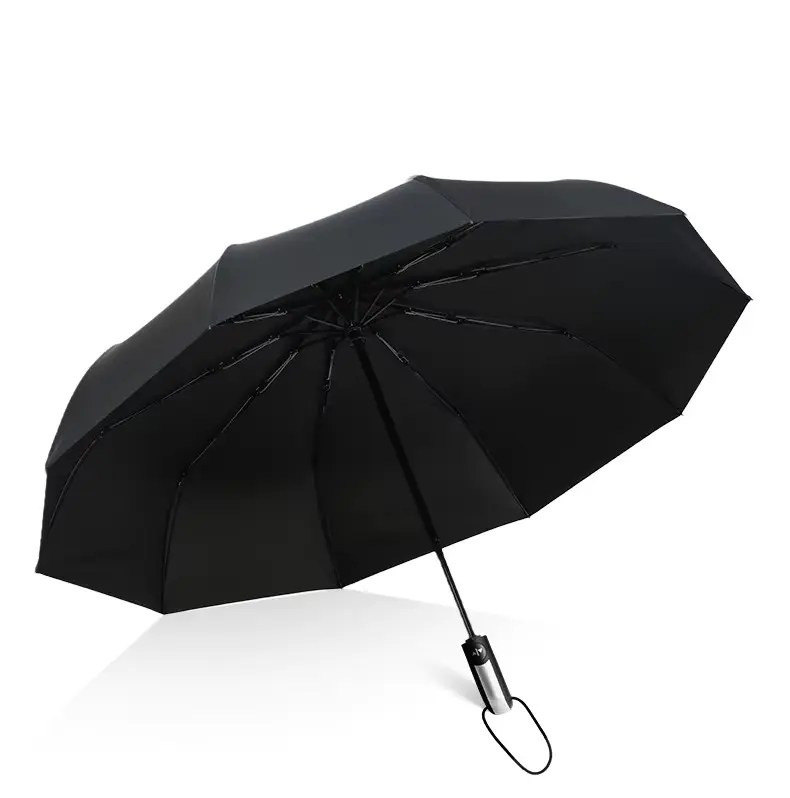 Parapluie noir uni, 10 baleines renforcées. Sobre et robuste, idéal si tu veux la version sans impression.
