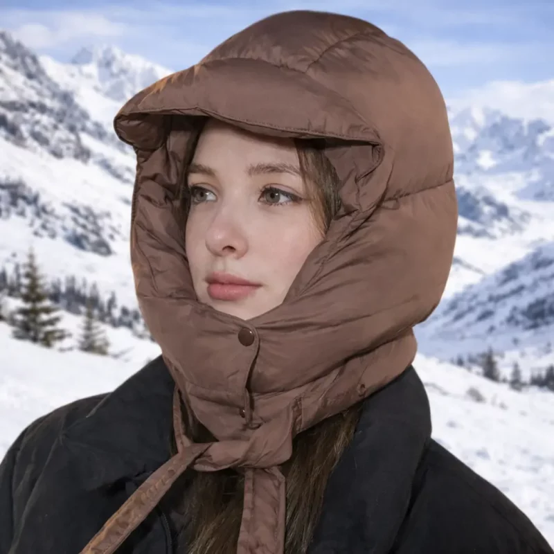 Capuche doudoune chocolat chaude hiver. Garde la tête au sec et au chaud. Parfaite ski et neige. Confort, style et isolation contre le vent